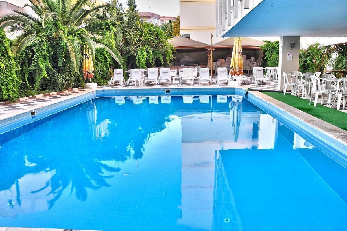 Roxx Royal Hotel Кушадасъ Екстериор снимка